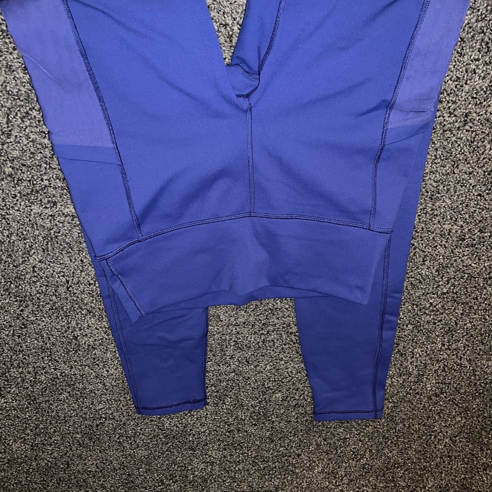 Women’s normal length Fabletics Powerhold leggings
